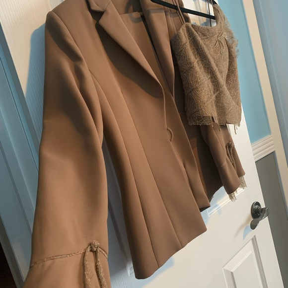 Beautiful 3 pieces. - Picture 5 of 10